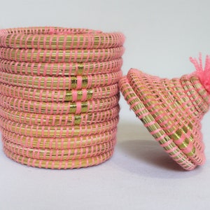Handmade Berber Straw Basket: Moroccan Woven Storage Pot with Lid