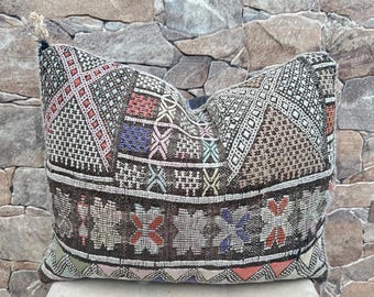 Vintage Berber Kissen, marokkanische Kissenbezug aus Schurwolle