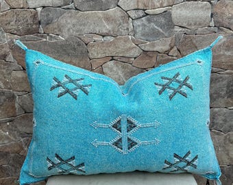 Cactus Silk Pillow Cover: Handwoven Moroccan Cushion (55x35cm)