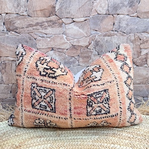 Vintage Moroccan berber boujaad pillow