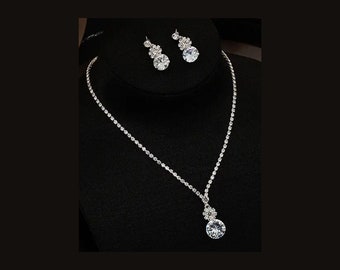 Ensemble collier de mariée en argent, collier et boucles d'oreilles en cristal - Bijoux de mariage / Bijoux de mariée