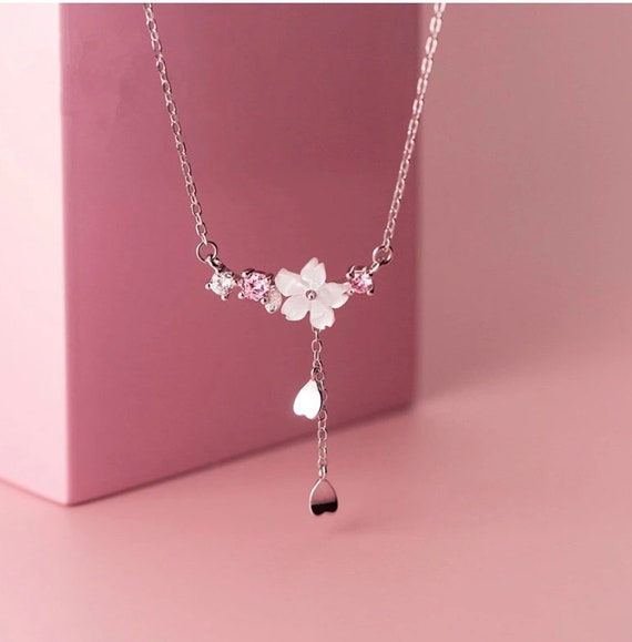 Women's Necklaces