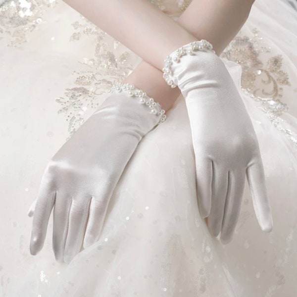 Gants de mariée blancs Style Satin avec détail perle - Gants pour femmes - Gants de mariée - Accessoires de mode - Cadeaux pour elle