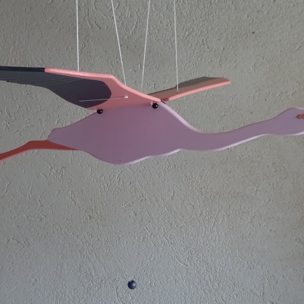 mobile oiseau volant en bois le flamant rose pour décoration de la maison ou decoration d' une chambre d' enfant