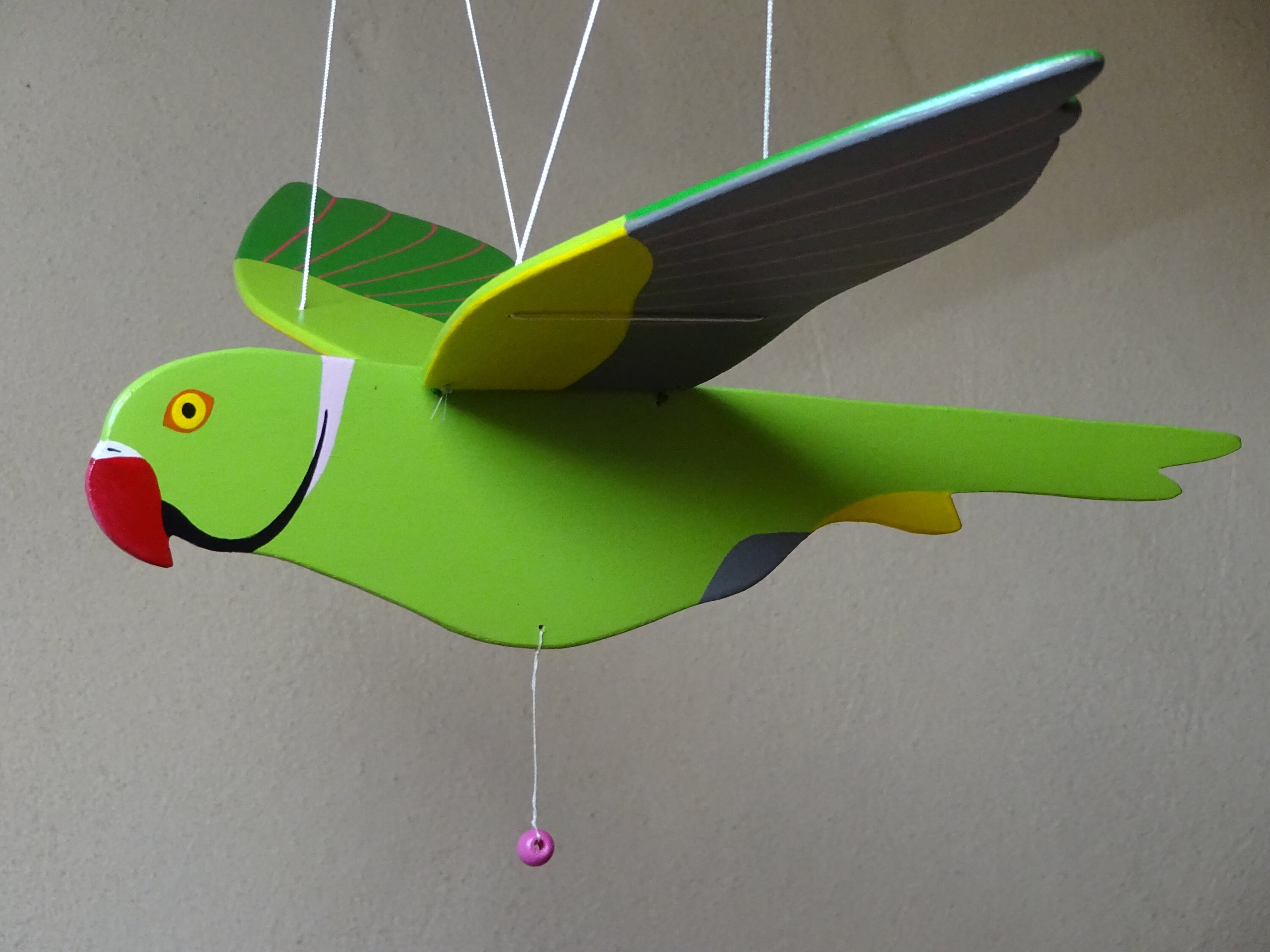 Mobile Oiseau Volant en Bois Perruche Verte Pour Décoration Exotique ou Chambre d' Enfant