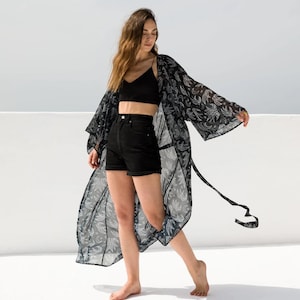 セレーネ 着物ローブ、ボヘミアン、黒と白のパターン、ロングローブ、女性用夏服、彼女へのギフト、ガウン