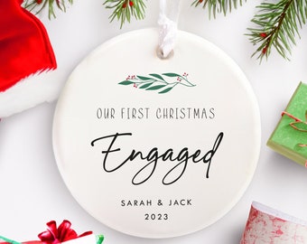 Ornement fiancé pour notre premier Noël, décoration personnalisée Just Engaged, cadeau de Noël fiancé, cadeau de fiançailles personnalisé pour elle 2023