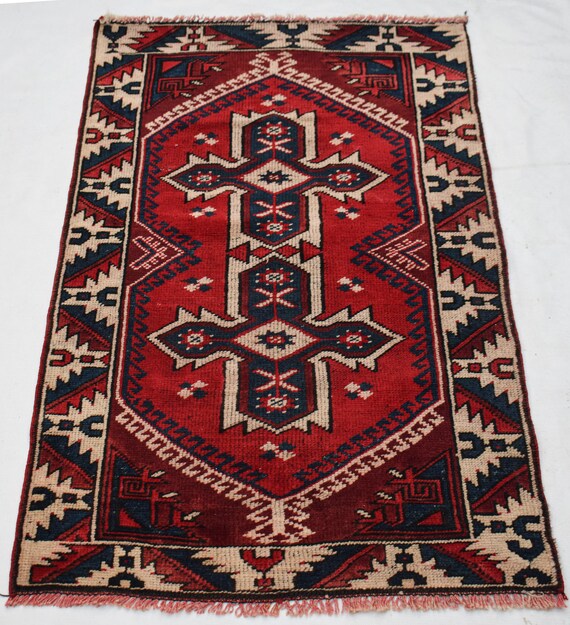 トルコのハンドメイドカーペット ウールラグ 赤 ハンドメイドウールトルコラグ：レッドヴィンテージアクセントラグ