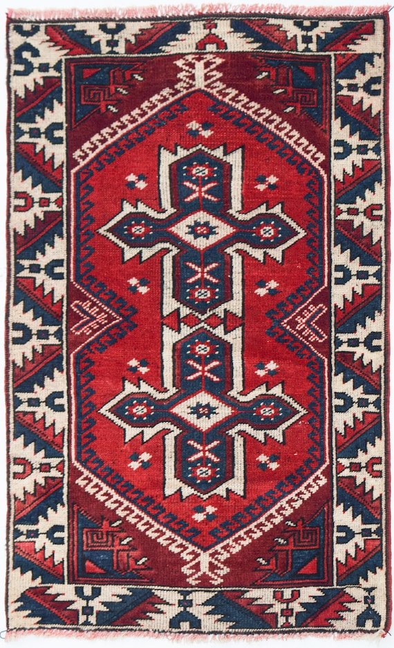 トルコのハンドメイドカーペット ウールラグ 赤 ハンドメイドウールトルコラグ：レッドヴィンテージアクセントラグ