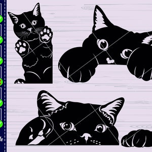 Op de afbeelding: Drie zwarte katten silhouetten die van achter een oppervlak kijken. De katten kijken met nieuwsgierige gezichtsuitdrukkingen naar de kijker. De bovenste kat staat rechtop, terwijl de andere twee liggen met zichtbare poten.