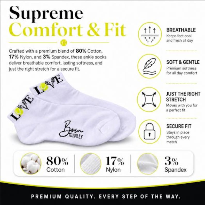 Puede incluir: Calcetines tobilleros blancos con gr&aacute;ficos de "LOVE" y pelotas de tenis. Fabricados con 80% algod&oacute;n, 17% nailon y 3% spandex. Son transpirables, suaves y ofrecen la elasticidad adecuada para un ajuste seguro.