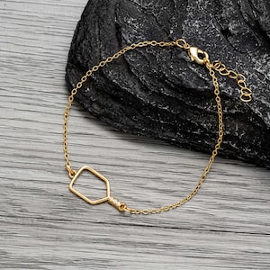 Pickleball Bracelet, 18K Gold Plated Pickleball Paddle Jewelry for Women, Dainty Stackable Adjustable Chain Gold Bracelets, Pickleball Gift