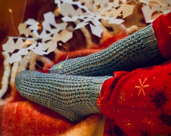 Paper Snowflake Socks Knitting Pattern