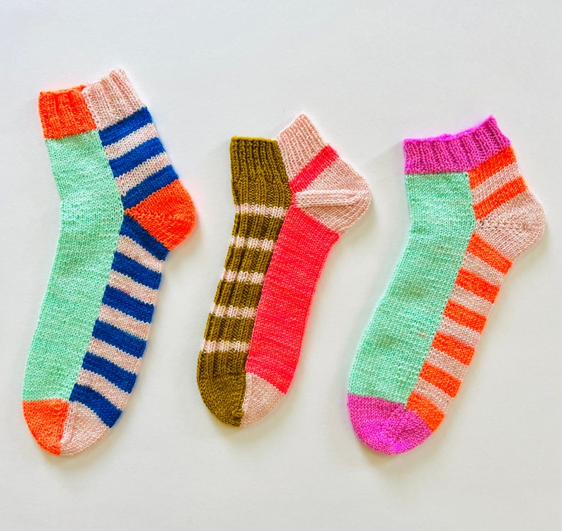 Halfsies Socks Light Knitting Pattern image 1
