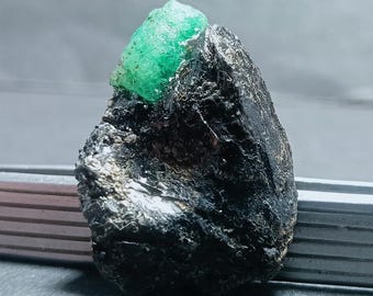 Natural Columbian Emerald Rough Gemstone: Raw Stone for Jewelry