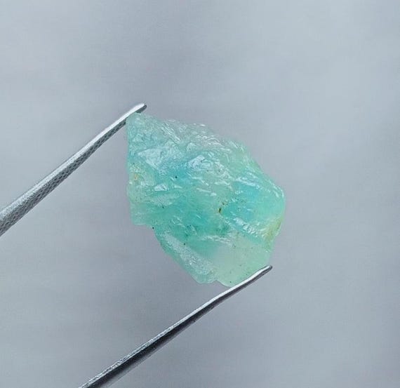 コロンビア産エメラルド原石：透明結晶（13 x 19 mm） - Etsy 日本