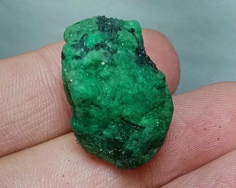 Natuurlijke Zambiaanse smaragd ruwe steen (11 x 25 mm)