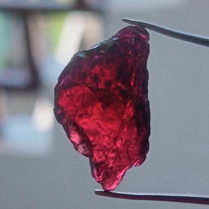 Red Garnet Rough, Natural Garnet Rough, Hight Quality Garnet Rough, Red Garnet Raw Rough, Garnet Rough Stick, Rough For Jewellery,Size 20mm.