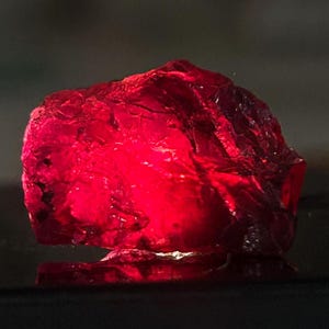 Rare Garnet Rough, Natural Garnet Rough, Hight Quality Garnet Rough, Red Garnet Raw Rough, Garnet Rough Rock, Rough For Jewelery..