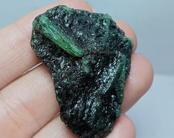 Natuurlijke smaragd ruwe edelsteen: ruwe losse smaragd voor het maken van sieraden