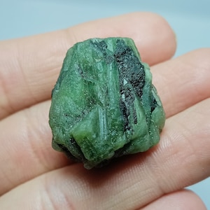 Natuurlijke smaragd ruwe edelsteen: ruwe steen voor het maken van sieraden (150,00 kt)