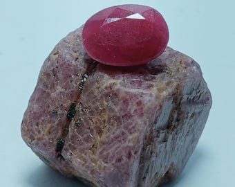 Rubí natural de talla ovalada: rojo intenso, 10,50 quilates