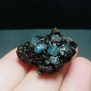 Blue Sapphire Rough, Blue Sapphire Rough, Blue Sapphire Gemstone, Sapphire Raw, September Birthstone, Jewelry Making Rough, Size 18x22mm.