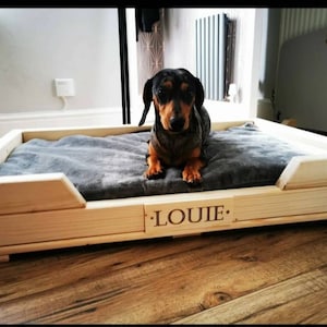 Wooden Dog Bed Cat Animal Bed PERSONALISED Basket Sleeping bed Different Sizes