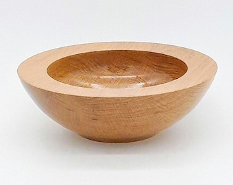 Medium wooden bowl hand-turned in Oak