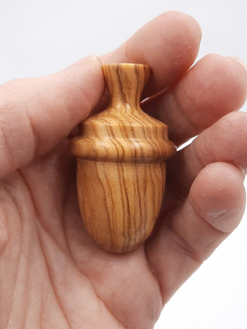 Acorn light pull hand-turned in Olive wood image 4