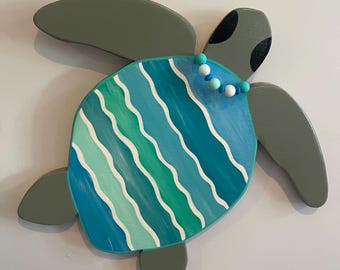 Painted Wooden Sea Turtle Wall Art: Coastal Decor