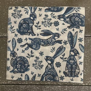 Servilletas, Servilletas para decoupage, Servilletas de Pascua, Servilleta artesanal de conejito chinoiserie, Servilleta artesanal de concha de ostra para decoupage, Juego de 3, Tamaño almuerzo
