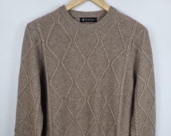 Cashmere sweater made from 100% cashmere wool//soft warm elegant//made from undyed wool//sustainable//made from high-quality wool/size S/meter