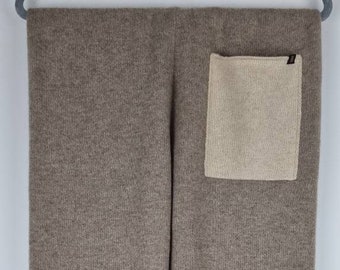 Hose aus 100% Kaschmirwolle mit ausgefallenen Taschen und Abschlussfarben / extrem weich und edel/ Größe L und M