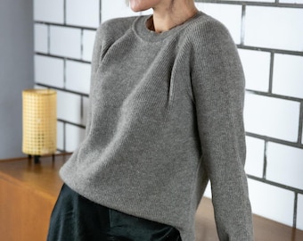 Suéter cálido confeccionado con 100% lana de yak / Cálido / Aislante / Gris natural / Elaborado con recursos renovables