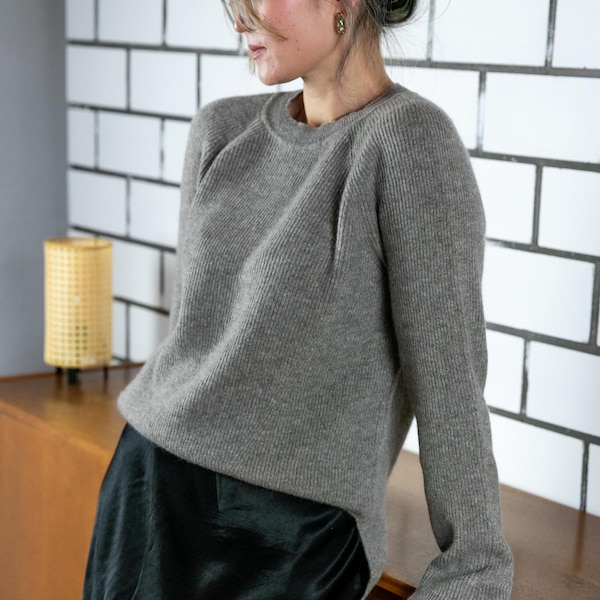 Warm sweater made from 100% yak wool / Warming / Insulating / in undyed grey / made from renewable resources