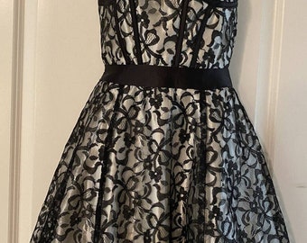 Jessica McClintock Gunne Sax Black & White Lace Vintage Dress Size 1 Made In USA