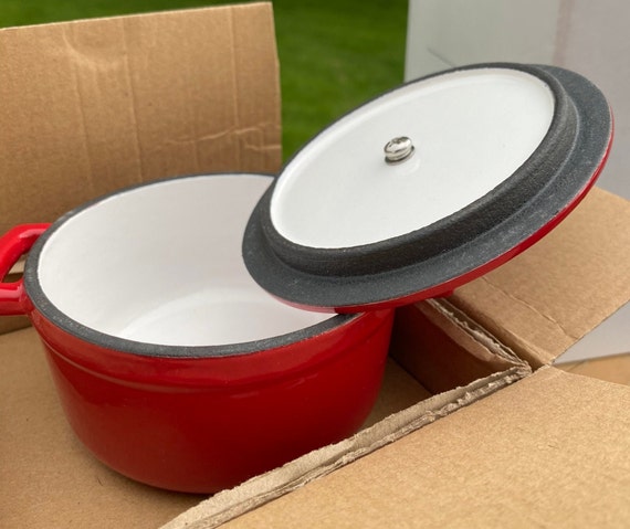 Enameled Cast Iron Mini Dutch Oven