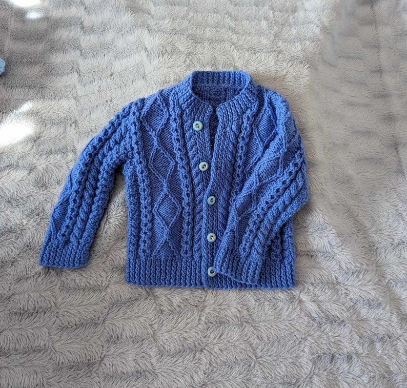 Gilet pour enfant bleu, à boutons image 1