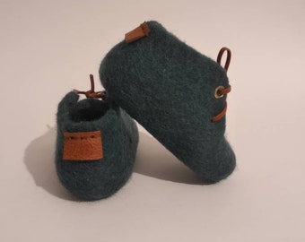 Felted baby booties. Handmade eco friendly newborn baby gift, pregnancy announcement gift.