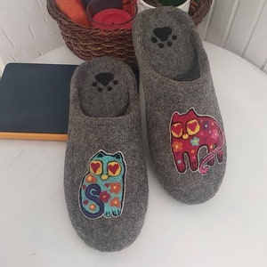 Size 7.5 US Women Felted Cat Slippers with Leather Sole. Ready to Ship. Handmade Organic Boiled Wool Clogs. Cozy House Shoes. Cat Lover gift