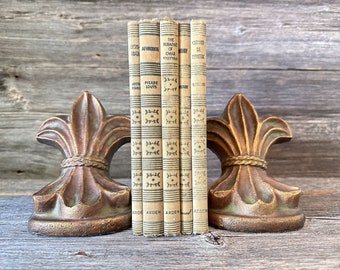 Fleur Di Lis Vintage Style Iron Heavy Weight Bookends, Vintage Bookend Set, French Country Copper Color Bookends, Unique Cottage Bookend