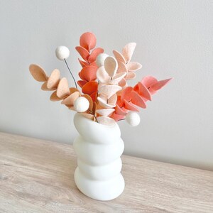 Cadeau pour maman bouquet de fleurs en laine déco d'intérieure  feuillage d'eucalyptus en feutrine idée cadeau Fête des Mères moins 40 euros