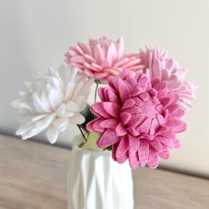 Idée cadeau fait main pour mère bouquet de fleurs en feutrine tendance décoration d'intérieur plante en laine  fleur en tissu pour la maison Cadeau Fête des Mères bouquet de fleurs en feutrine cadeau d'anniversaire pour maman ou épouse déco mason en laine idée bouquet de printemps