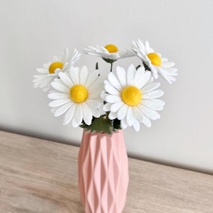 Déco maison marguerite idée cadeau mère bouquet fleur en feutrine de laine déco table de salon et cuisine cadeau de pendaison de crémaillère