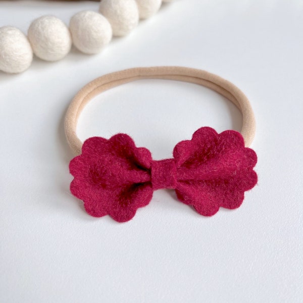 Noeud rouge festonnée en laine feutrée accessoire évènement officiel nouveau-né, petit noeud barrette à cheveux rouge solide cadeau fille