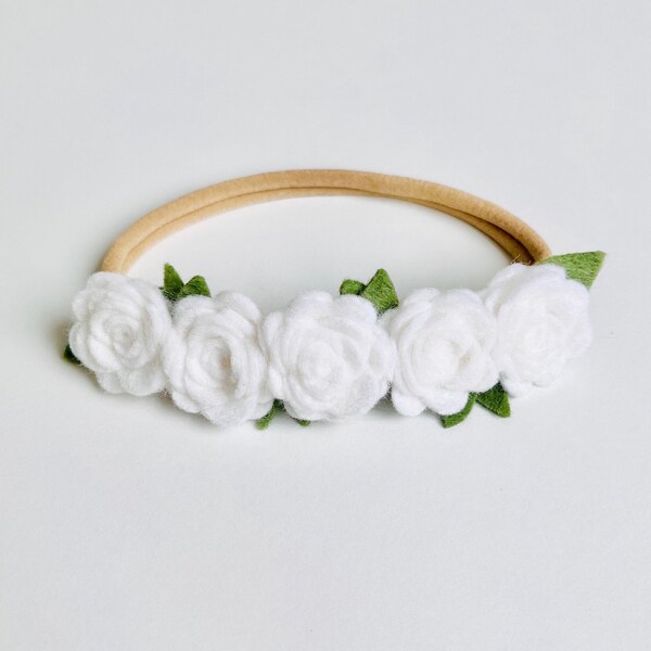 Bandeau couronne Baptême fille petites fleurs blanches, Bandeau bloemen blanc Communie Bevestigingsseance foto nouveau-né mini fleurs