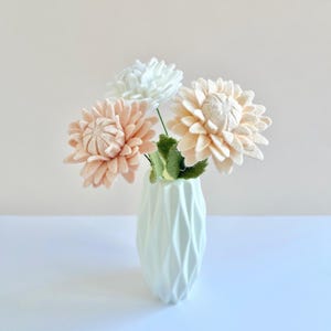 Bouquet de fleurs en feutrine idée cadeau fête des mères moins 50 euros déco fausse chrysanthème fleur en tissu laine bouquet pour la maison