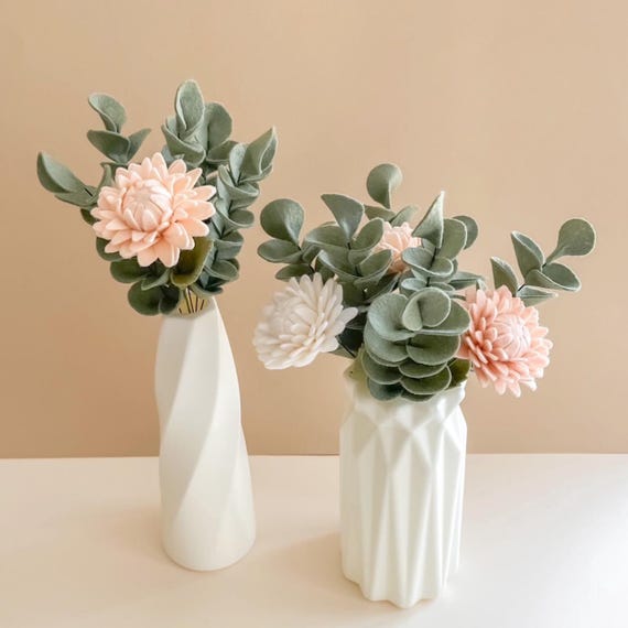 Bouquet de fleurs en feutrine idée cadeau Fête des mères moins 50 euros déco fausse chrysanthème fleur en tissu laine bouquet pour la maison