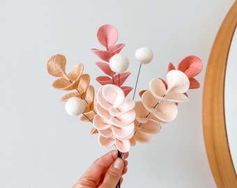 Cadeau pour maman bouquet de fleurs en laine déco d'intérieure  feuillage d'eucalyptus en feutrine idée cadeau Fête des Mères moins 40 euros